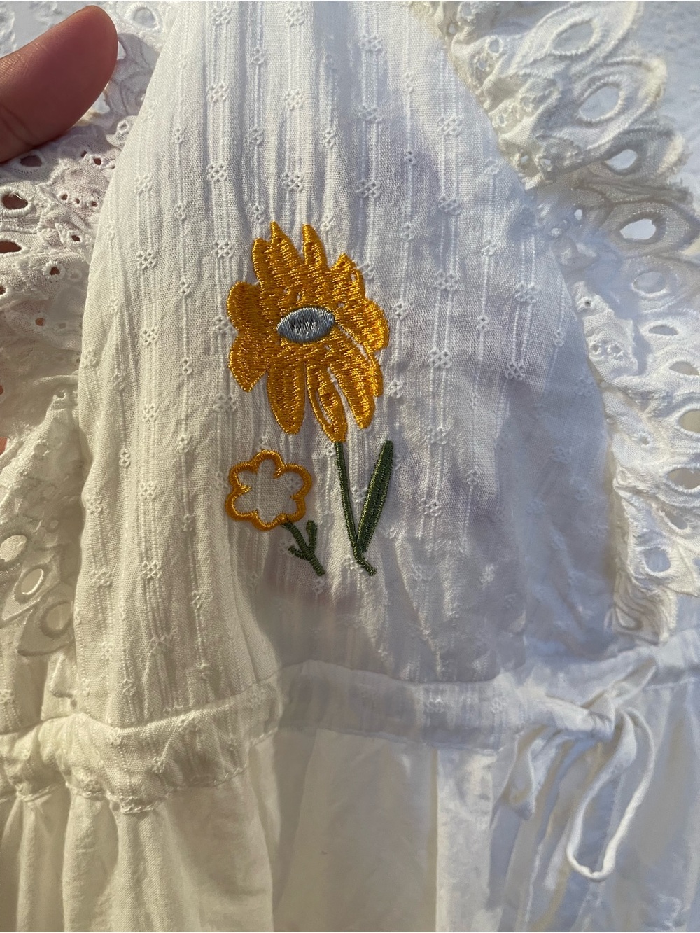 POL White Eyelet V-Neck Tank with Yellow Floral Embroidery - Picture 2 of 6